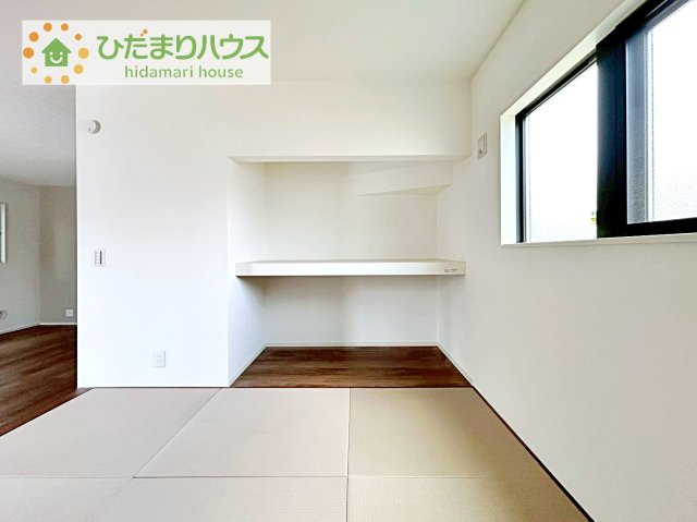 和室の収納は横開きクローゼット！　しまった物の出し入れも楽々です(^^)