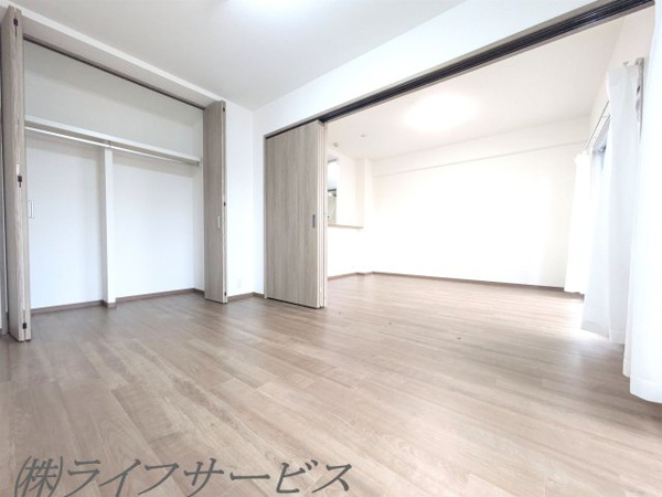 加島駅前アーバンコンフォートの洋室