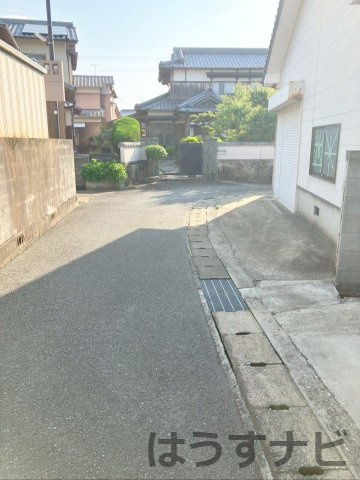 前面道路（南東側）
