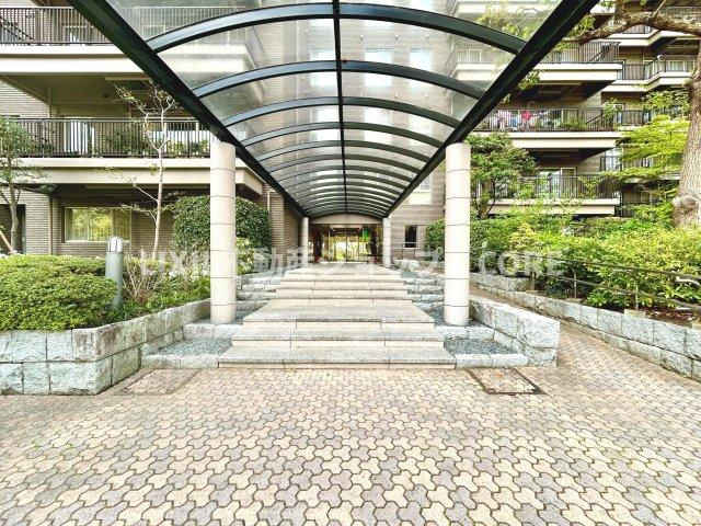 総戸数122戸の管理体制良好な大規模マンション！共有部分も充実しています。