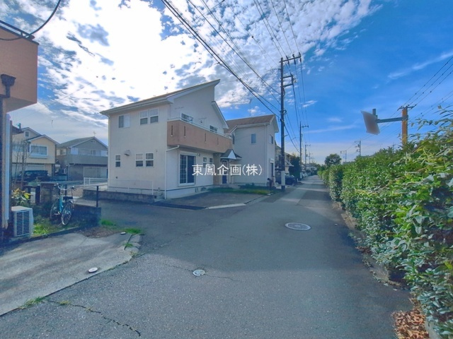 前面道路含む現地写真です