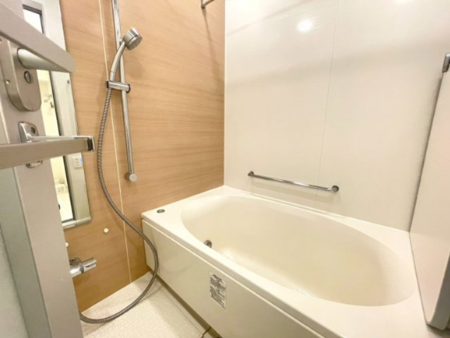 浴室乾燥機付き。1317サイズのお風呂。