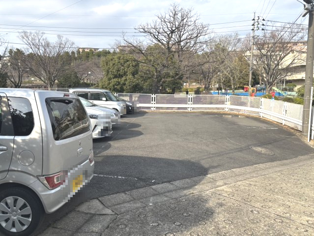 敷地内駐車場　月額7000円　※現状空無。空き状況要確認です。