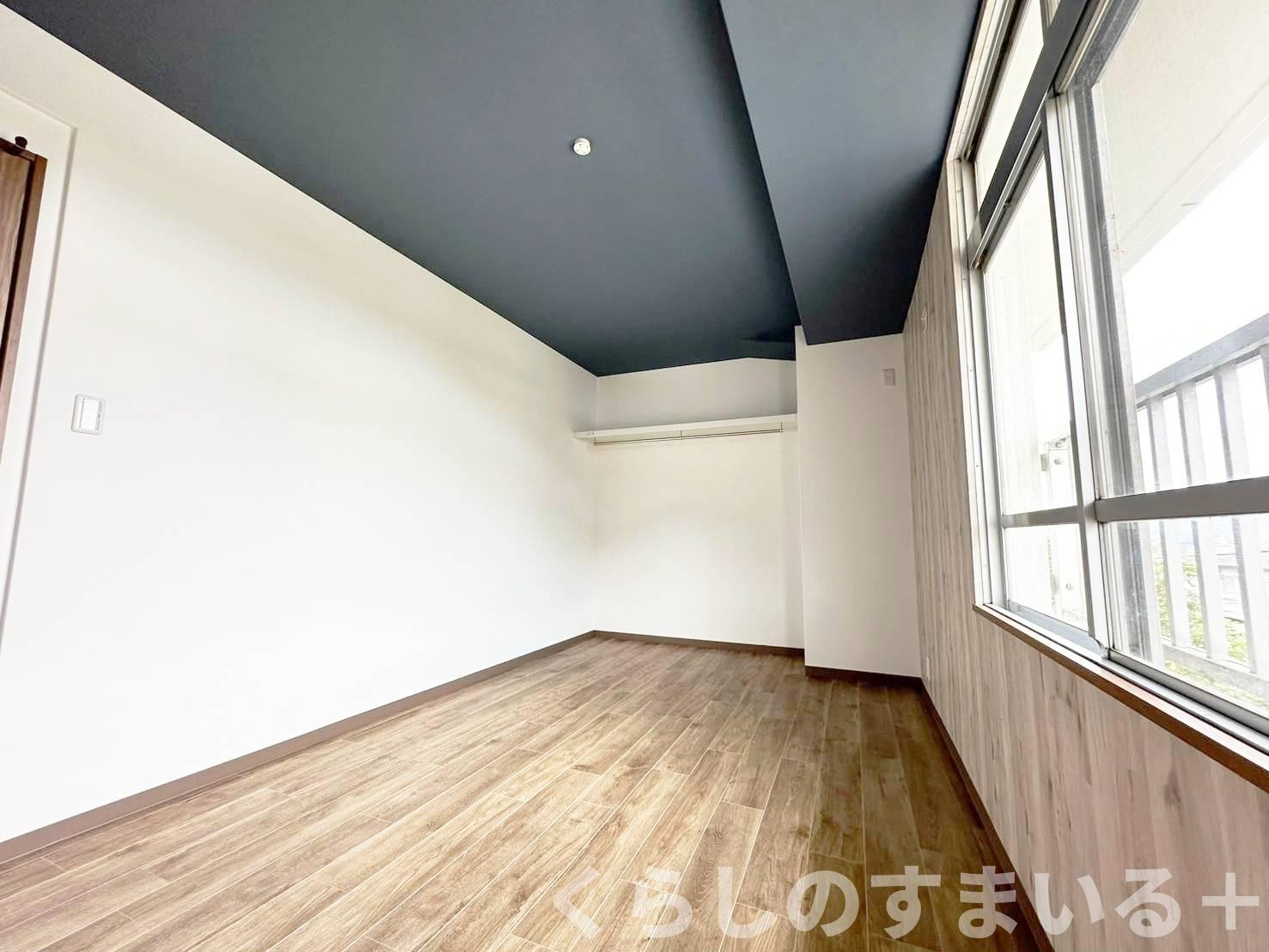 明るい洋室です