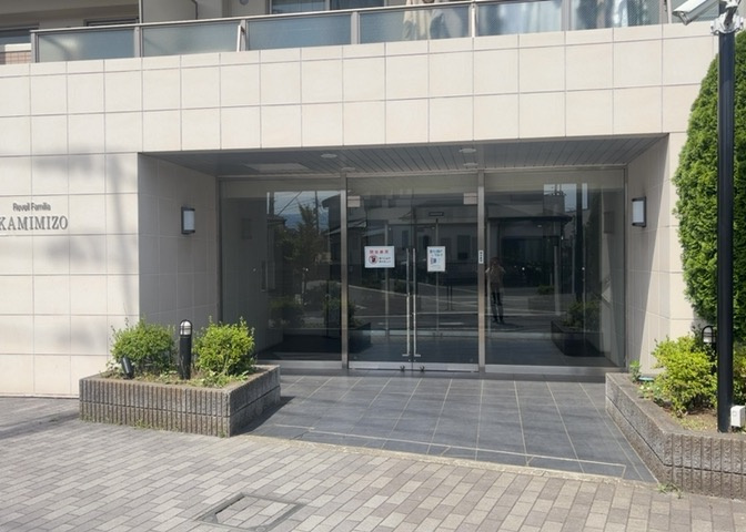 マンションのエントランスには、もともと風よけや防犯の役割がありますが、マンションによって宅配ボックスなどの設備が備わっている所もあります。日々の生活をイメージしながら生活しやすさをチェックしましょう。
