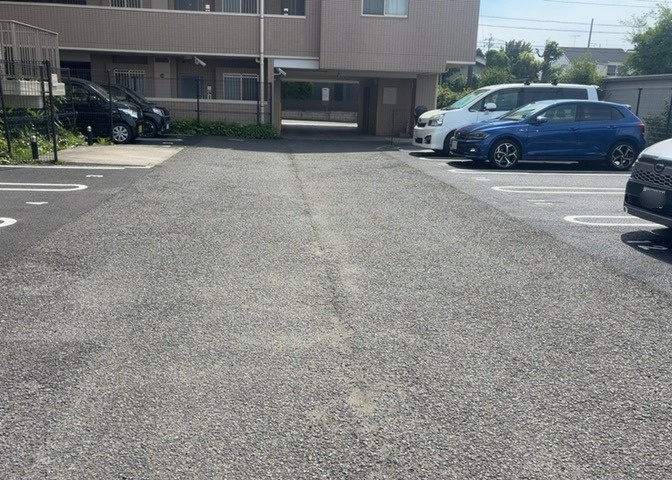 マンションの駐輪場は、事前に空きがあるか確認を取ると安心です。せっかく入居したのに駐輪スペースがない！なんてことになったら大変ですよね。そこで、内見時や購入前にはまず事前に確認しておくと良いでしょう。