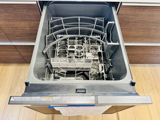 ～食洗機付き　食事後の食器洗いはお任せ、家族でゆっくりとくつろげます～