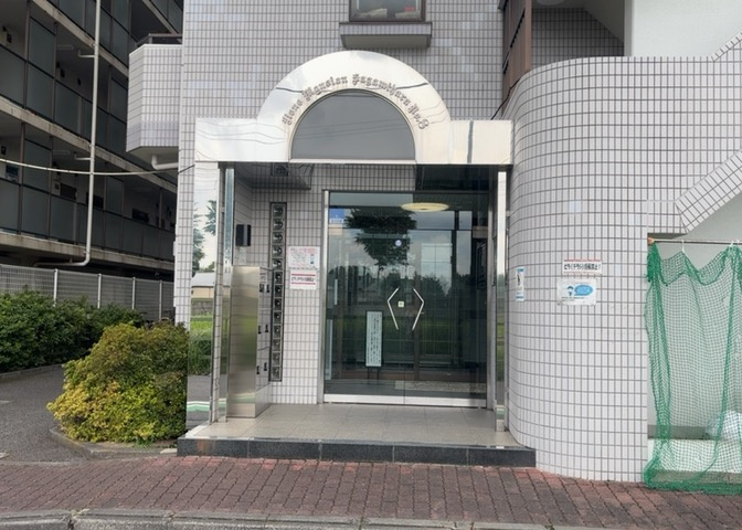 マンションのエントランスには、もともと風よけや防犯の役割がありますが、マンションによって宅配ボックスなどの設備が備わっている所もあります。日々の生活をイメージしながら生活しやすさをチェックしましょう。
