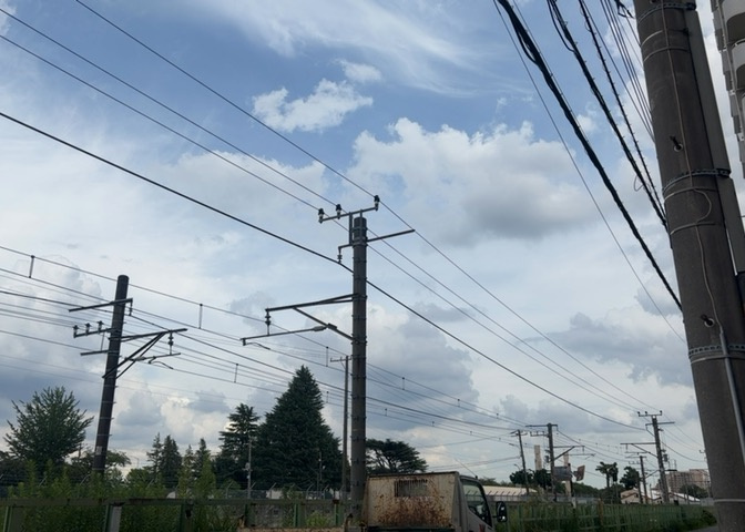 眺望を気にして物件を探す場合、前面に建物が建っていないか現地で確認しましょう！前面に建物があると景色はもちろん、日当たりや風通しにも影響が出てきます。住んだ時のことを想像しながら現地見学をしましょう。