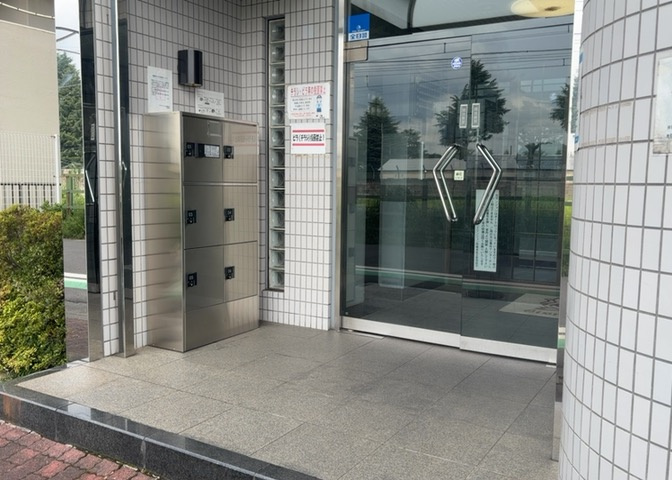 共用部分は、一棟の建物に住む区分所有者全員が共同で所有するとし、共用部分の管理、補修などは、区分所有者で形成される管理組合が行います。個人の判断で勝手に変更することはできませんので覚えておきましょう。