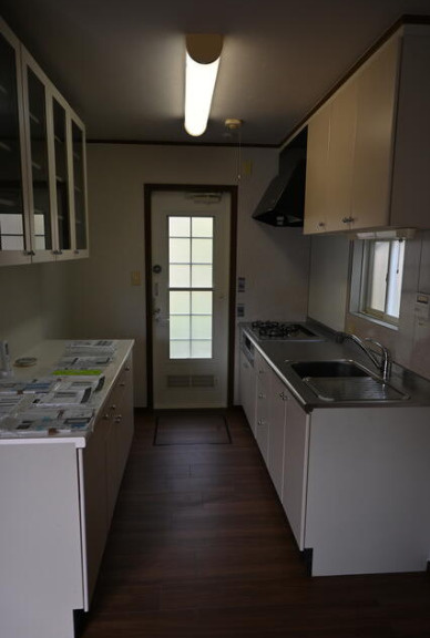 キッチンカップボード付きですっきり収納できます