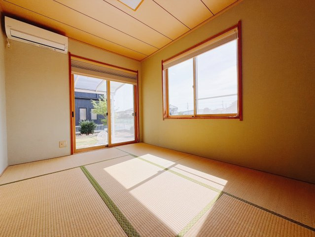 ■1階和室｜和室でしか味わえない畳ならではの香りや素材で和のやすらぎを感じてください♪休日はお子様とお昼寝するのにも最適です！
