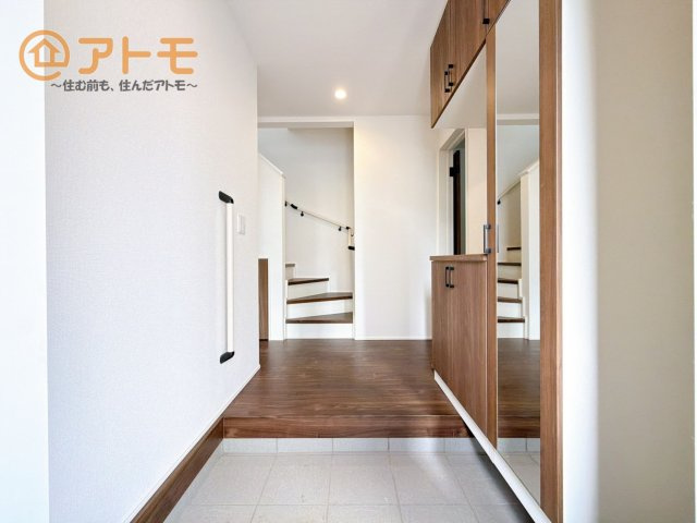 玄関は収納付きで使い勝手良好♪見た目もすっきり♪