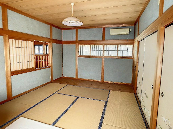 落ち着いた雰囲気の和室。客間やお子様の遊び場としても活躍します。