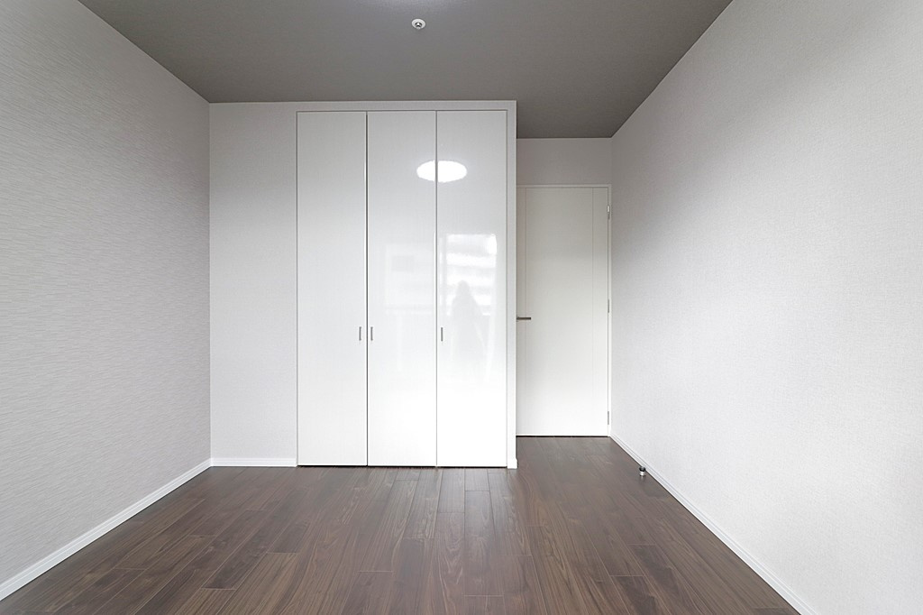 【洋室？：洋室5.5帖】クローゼット完備です！