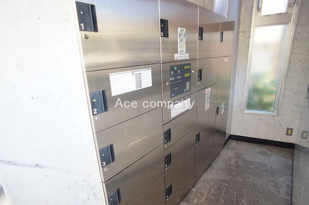 宅配ボックス完備マンションです☆