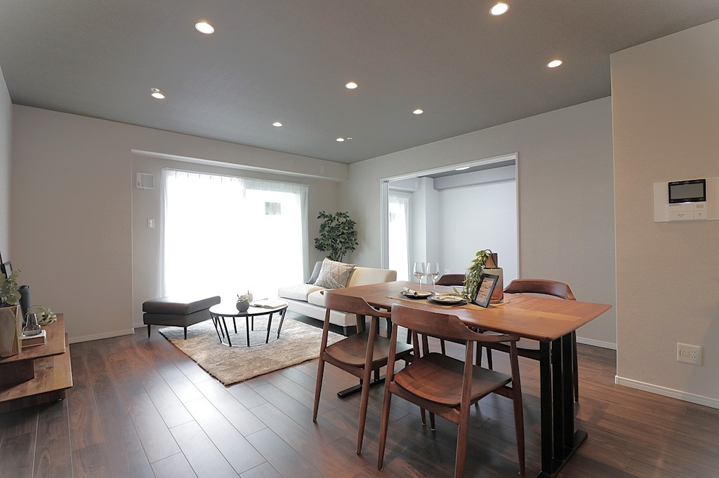 【LDK：広々約18.8帖！】