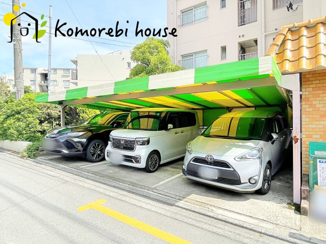 敷地内駐車場です。