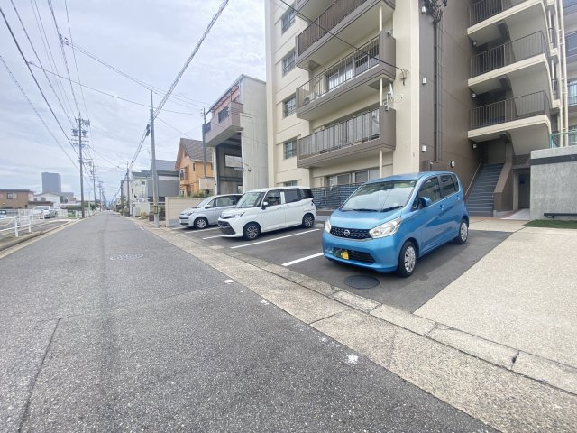敷地内平面駐車場♪