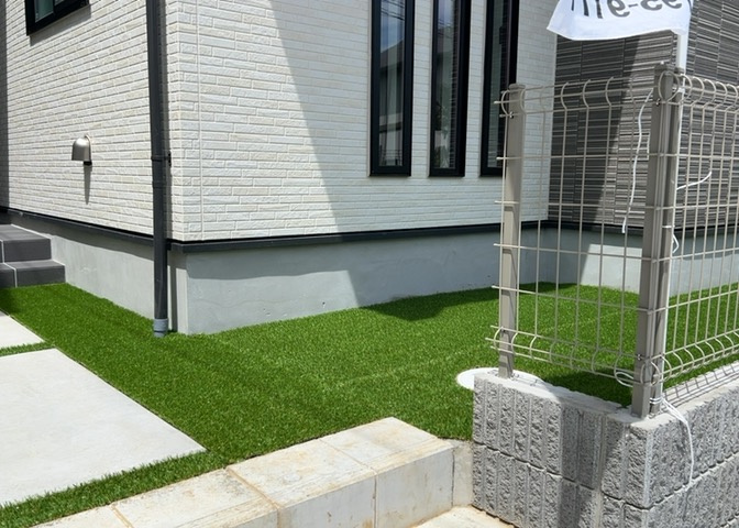 木造住宅とは土台、壁、柱など建築物の強度を支える構造体の材に木が使用されている構造を指します。構造体は建物の自重を支えるだけではなく風圧や水圧、積裁荷重などあらゆる衝撃に耐えるための基礎です。