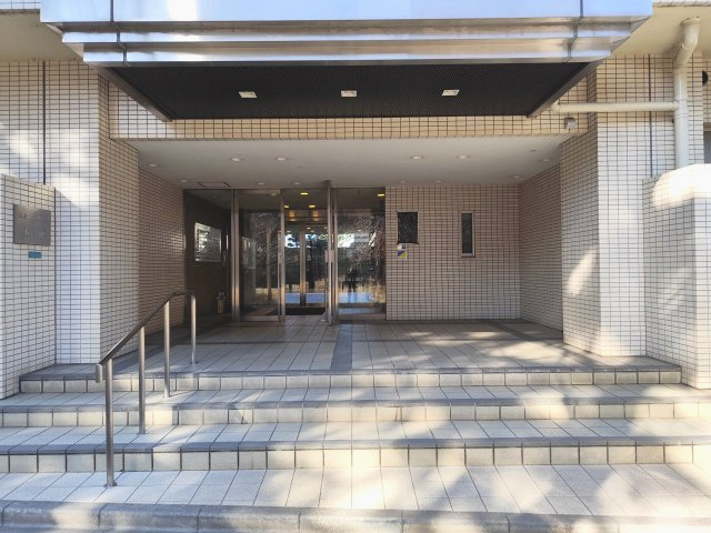商業施設は徒歩10分圏内で二箇所も利用可