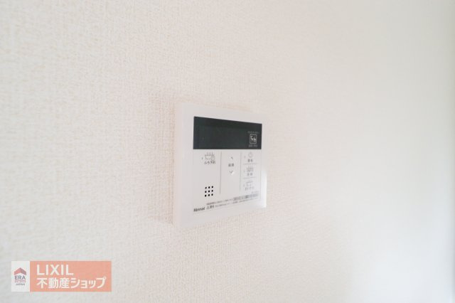 【温水設備】現地完成写真。給湯スイッチ付きで温度調整もラクラクです。