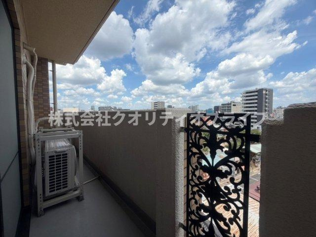心地よい爽やかな風がお部屋の奥まで通り抜けるバルコニー。