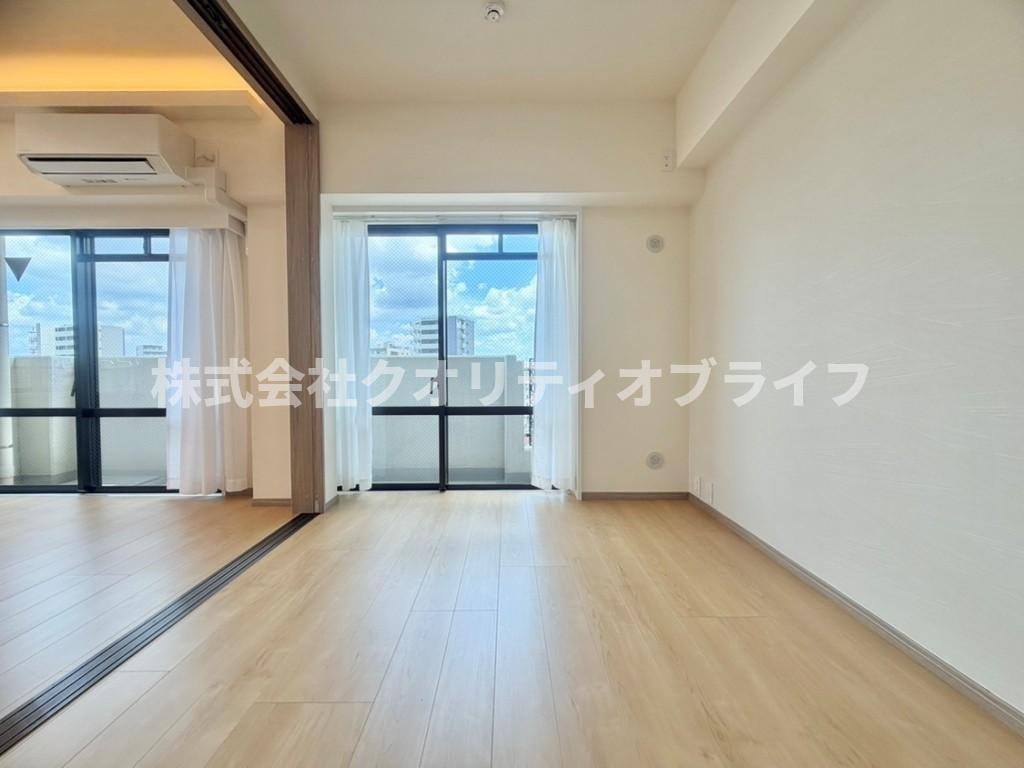 丁寧に使用されてきた、落ち着きのある現況の洋室。