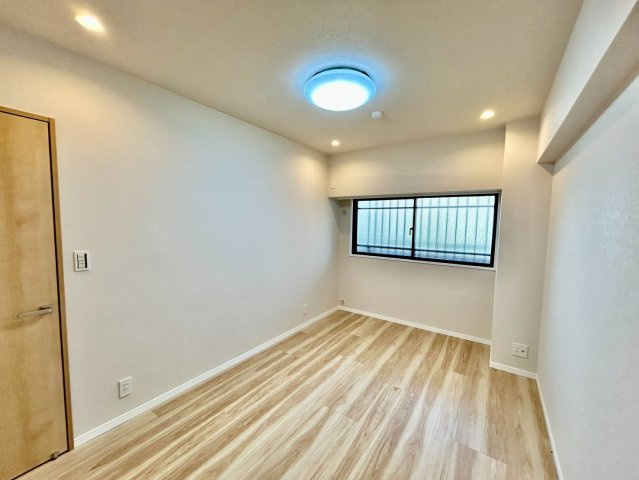 収納付きで、お部屋がすっきり片付きます。
