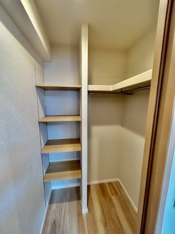 収納が豊富で、暮らしやすさに配慮した間取りです。