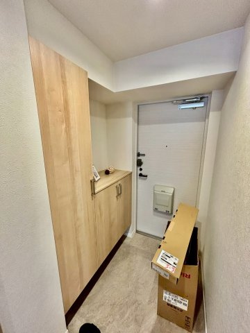 玄関は収納スペースもしっかり確保　いつもきれいな玄関を保つことができます