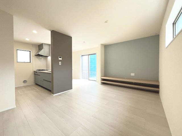 施工例。リビングです。施工例は完成時と異なる場合があります。