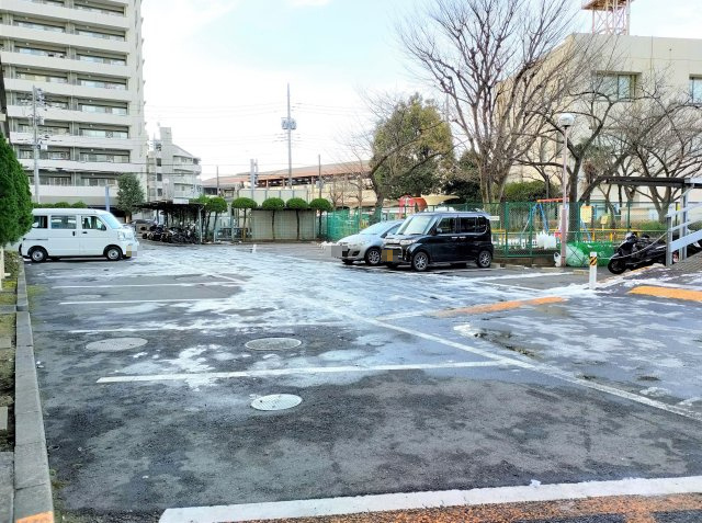 【駐車場】