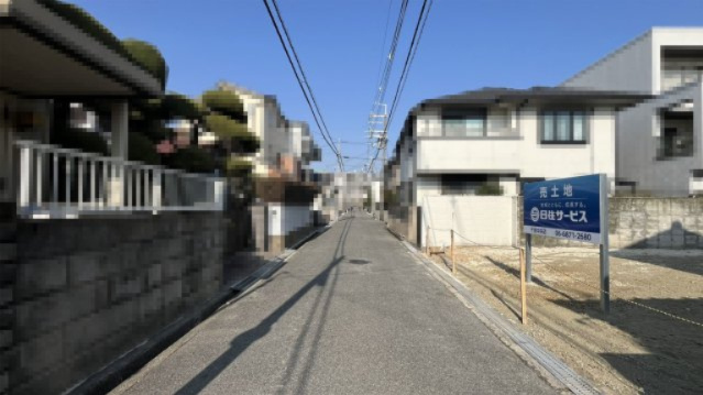 前面道路は約4.0ｍの幅員に約10ｍ接道しています。