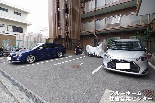 敷地内にある駐車場です！