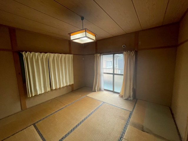 2階に明るい和室