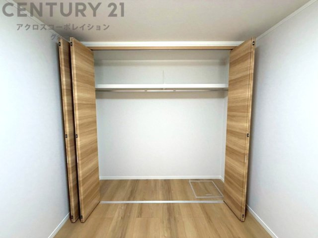 衣類やアクセサリー、小物類の収納が便利で整理整頓がしやすく、部屋の美観を保ちつつ、スペースを最大限に活用できます。衣服のしわやダメージを防ぎ、長持ちさせることができます。