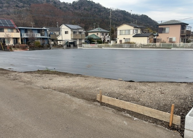 隣家の土地はどうなっているのか、生活利便施設が近くにあるのか、学校まで近いかなど、お客様のライフスタイルにあわせたイメージが重要です。また、近くにあると困る施設が近くにないかも確認するといいでしょう。