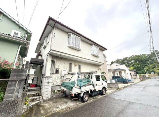 物件の詳細については、現地を見てわかること以外に、役所や法務局などで調べないとわからないことがあります。そのため、現地に行く場合は、もしこの物件を買ったらどのような生活ができるかをイメージしましょう。