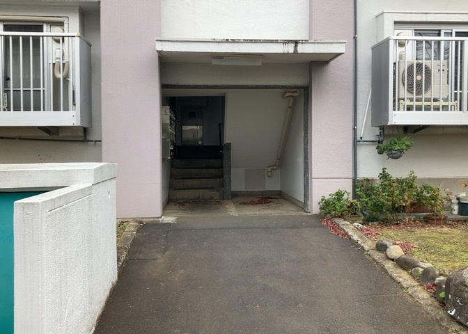マンションのエントランスには、もともと風よけや防犯の役割がありますが、マンションによって宅配ボックスなどの設備が備わっている所もあります。日々の生活をイメージしながら生活しやすさをチェックしましょう。