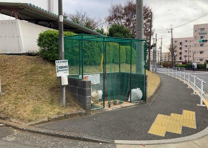 共有部分は、住民なら誰もが使える設備のこと。例えば駐車場やエレベーター、インターネット設備、セキュリティ設備などがあります。他にも、マンションの廊下・外部階段やエントランス・ゴミ置き場などがあります。