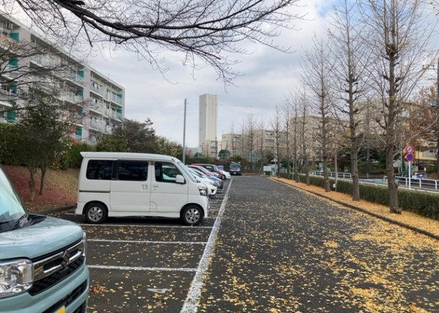 マンションの駐輪場は、事前に空きがあるか確認を取ると安心です。せっかく入居したのに駐輪スペースがない！なんてことになったら大変ですよね。そこで、内見時や購入前にはまず事前に確認しておくと良いでしょう。