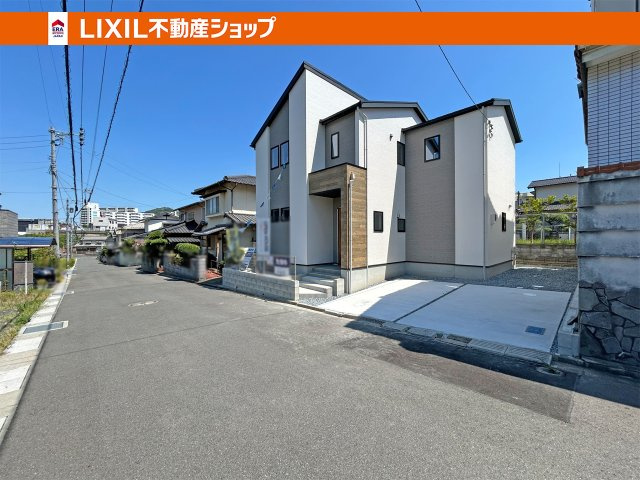 交通量が少ないので車の出し入れが楽々です。