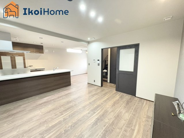 【ホームページに現地動画掲載中】●年中無休：当日予約可●明るく広々としたLDKは19帖の広さ！