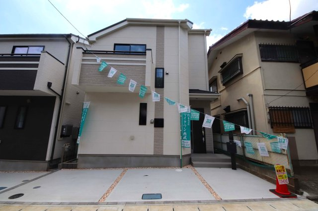 （B号棟　外観）閑静な住宅街で新生活をはじめてみませんか