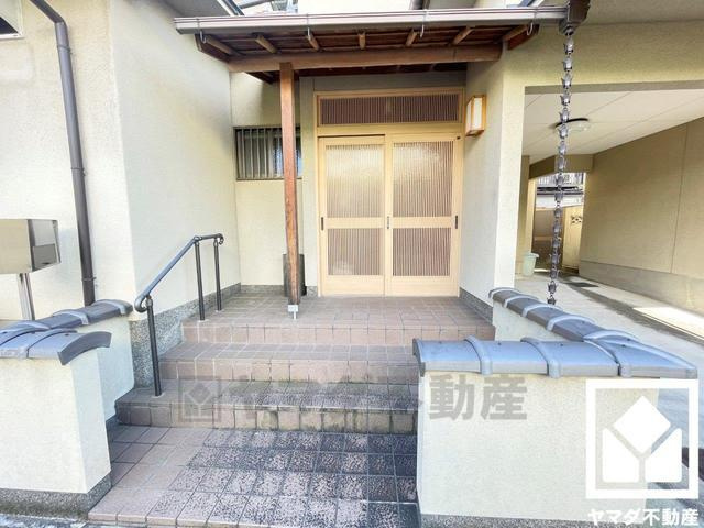 採光の取れた玄関ですね