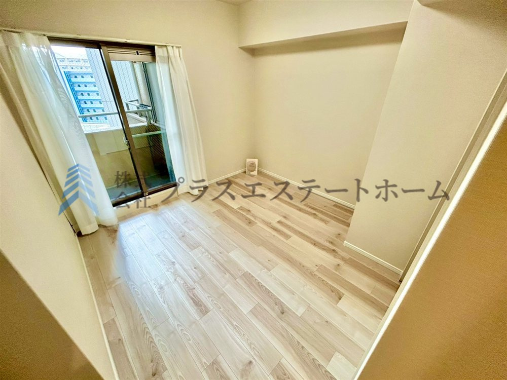 洋室はシンプルな配色にしていますので、お客様好みの家具を配置頂けます♪　