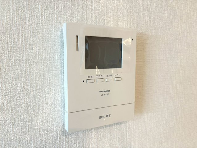 来客の顔を室内から一目で確認でき、家族の安心とプライバシーをしっかり守ることができます。