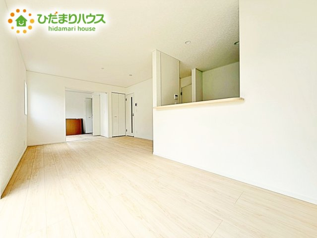 ホワイトを基調としたLDKは、明るく上品な心地よさを演出してくれます。空間に広がりをもたらし、より一層広く感じさせてくれます。