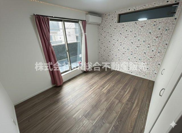 2F・西側洋室6帖。お子さんのお部屋にいかがでしょうか